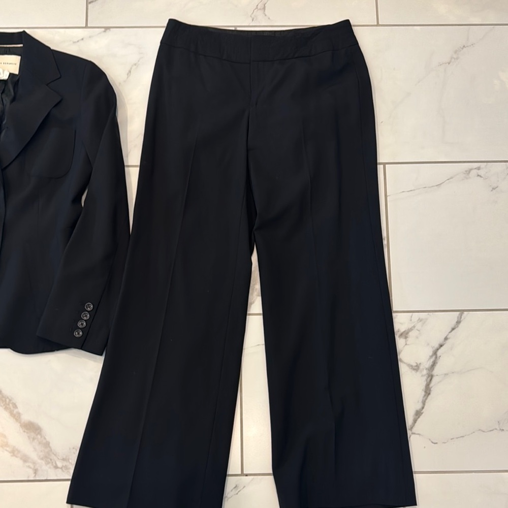 Black Blazer and Pants Suit Set - Picture 5 of 7